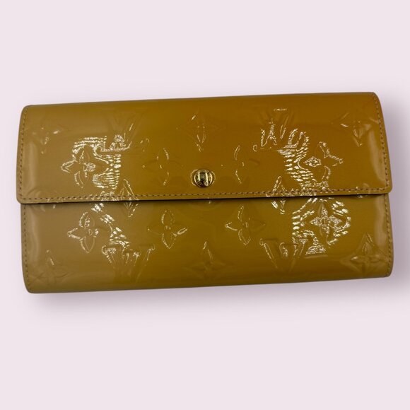Louis Vuitton Vernis Yellow Sarah Wallet with pink Ballerine interior - Picture 1 of 6